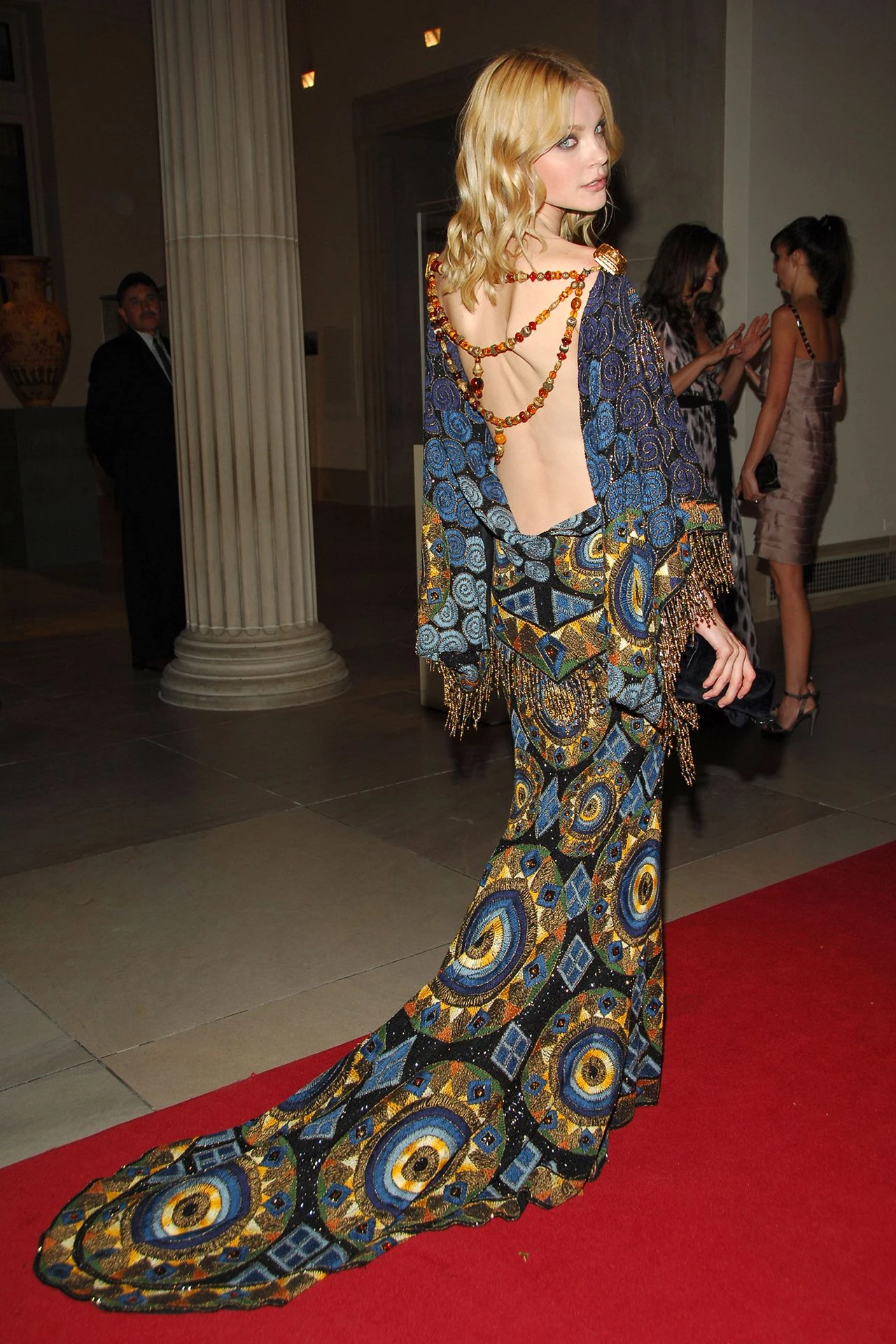 Гальяно на Met Gala: 17 образів, що змінили історію5