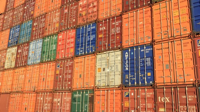 Бізнес просить тимчасово послабити вимоги до маркування продукції0