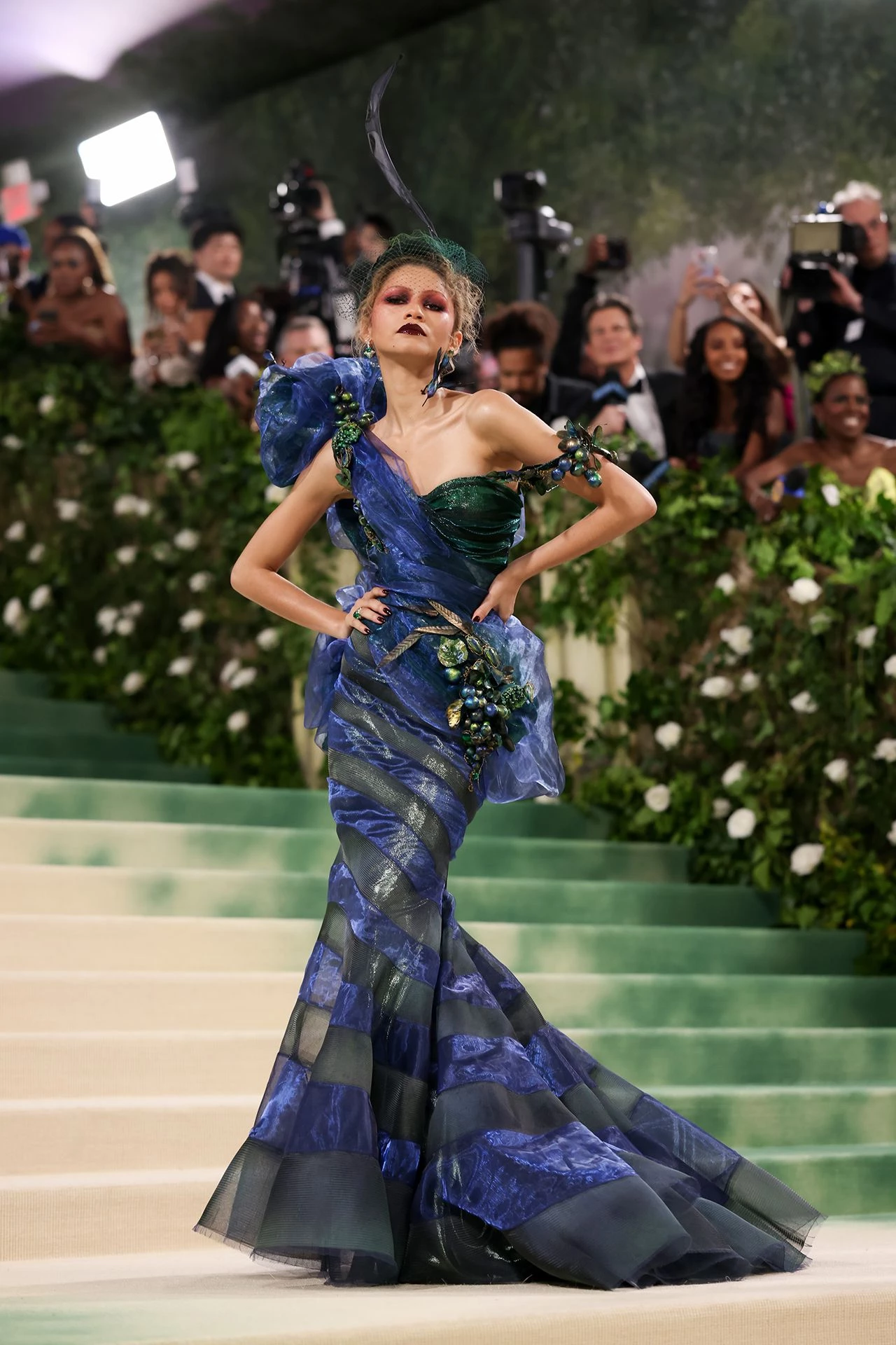 Гальяно на Met Gala: 17 образів, що змінили історію11