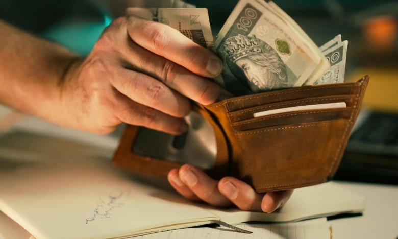 Чого не варто позичати сусідам: народні заборони та прикмети