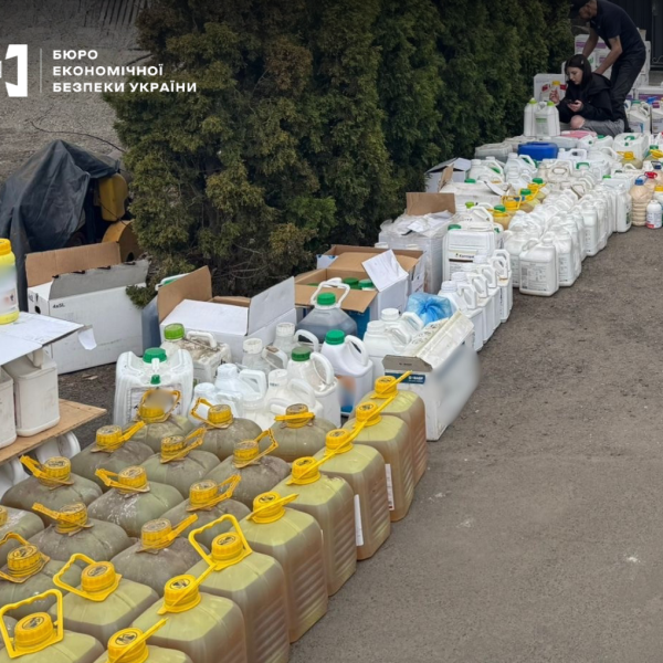 ДБР викрило потужний цех з виробництва фальсифікованих агрохімікатів