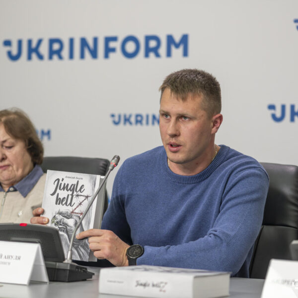 Олексій Ануля отримав премію Коцюбинського за пронизливу розповідь про полон
