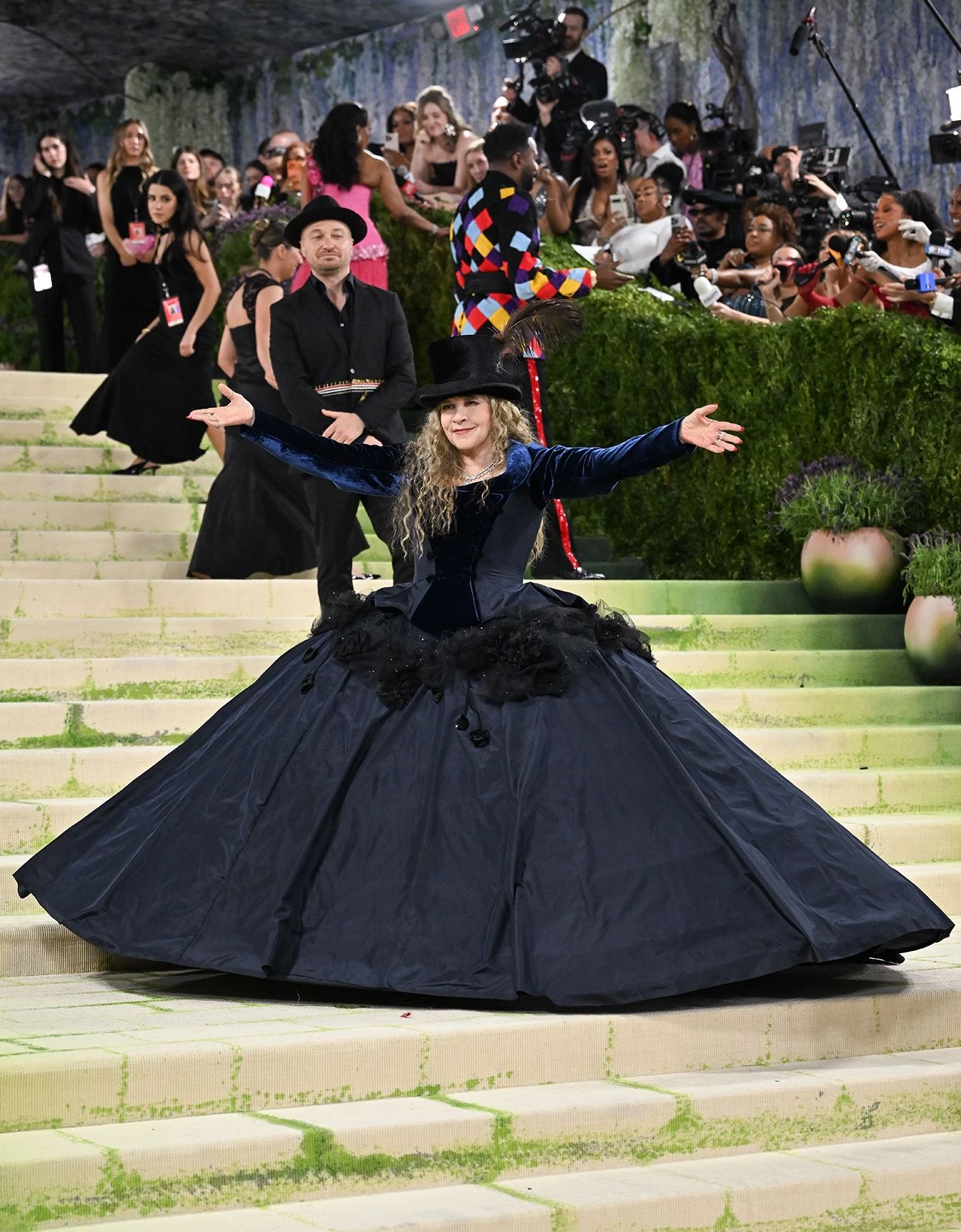 Гальяно на Met Gala: 17 образів, що змінили історію17