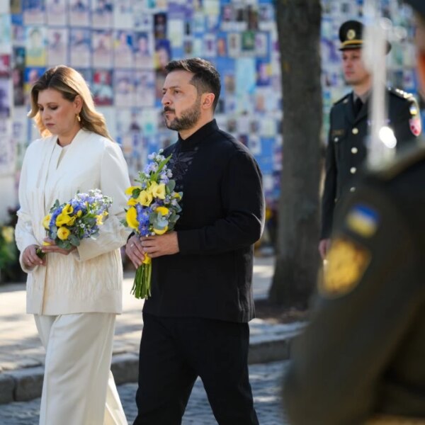Зеленська в LITKOVSKA: урочистий образ першої леді на День Незалежності