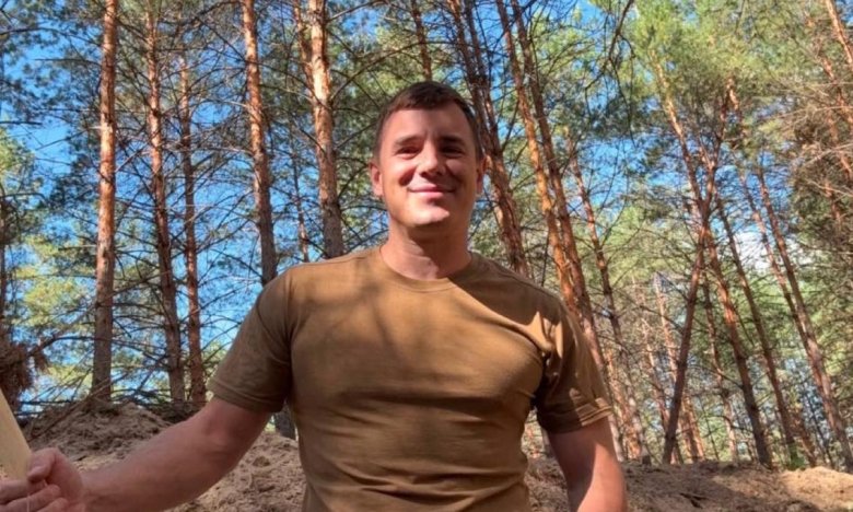 Вадим Олійник пояснив, чому показав фото у військовій формі, а потім видалив…