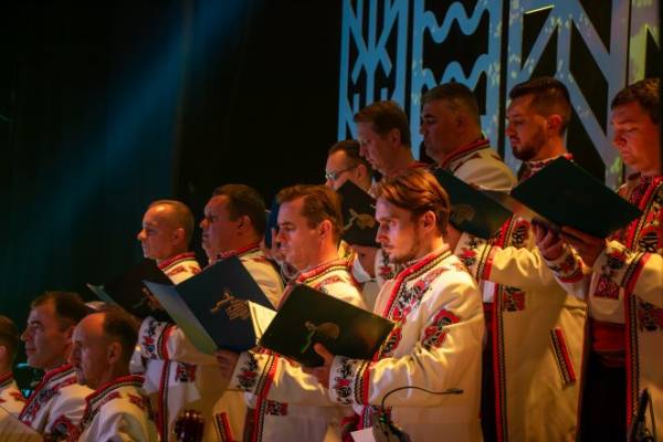 Кобзар. Літопис. Незламність”: Тарас Тополя, “Пташка” та бандуристи презентували проєкт у Києві